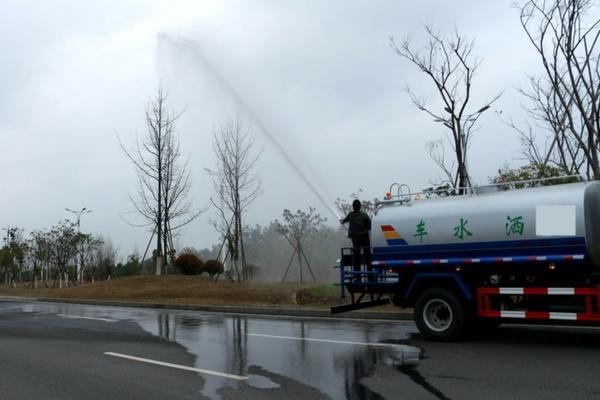 露娜森是内吸杀菌剂吗 露娜森的用量与防冶方法？